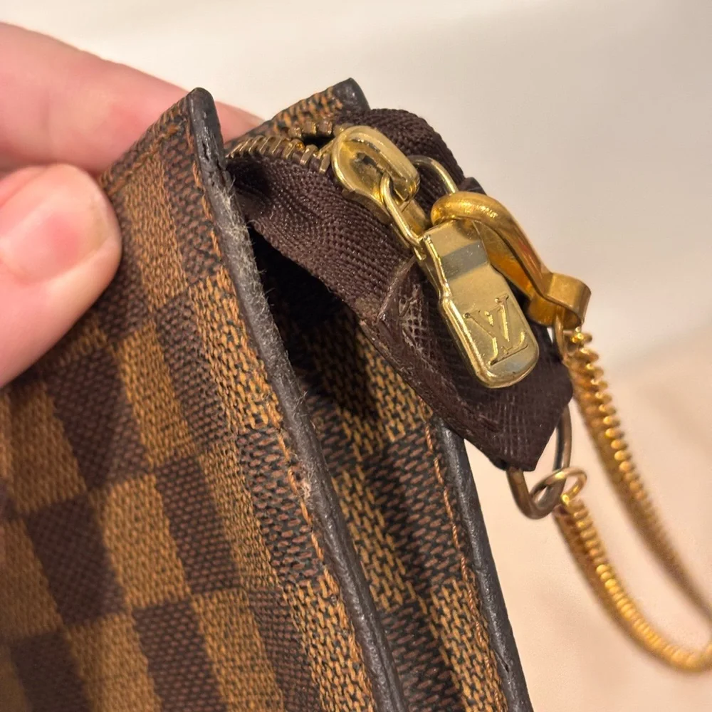 Louis Vuitton LV Damier Ebene Marais Bucket Zip Pouch - Picture 13 of 15